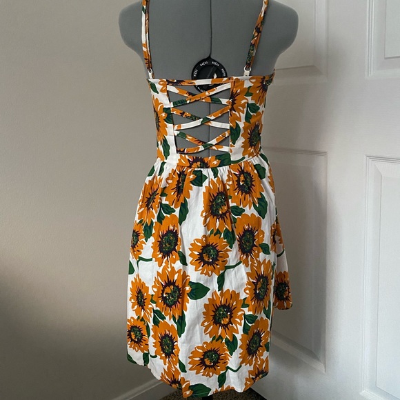 Sunflower Dress - Picture 2 of 3